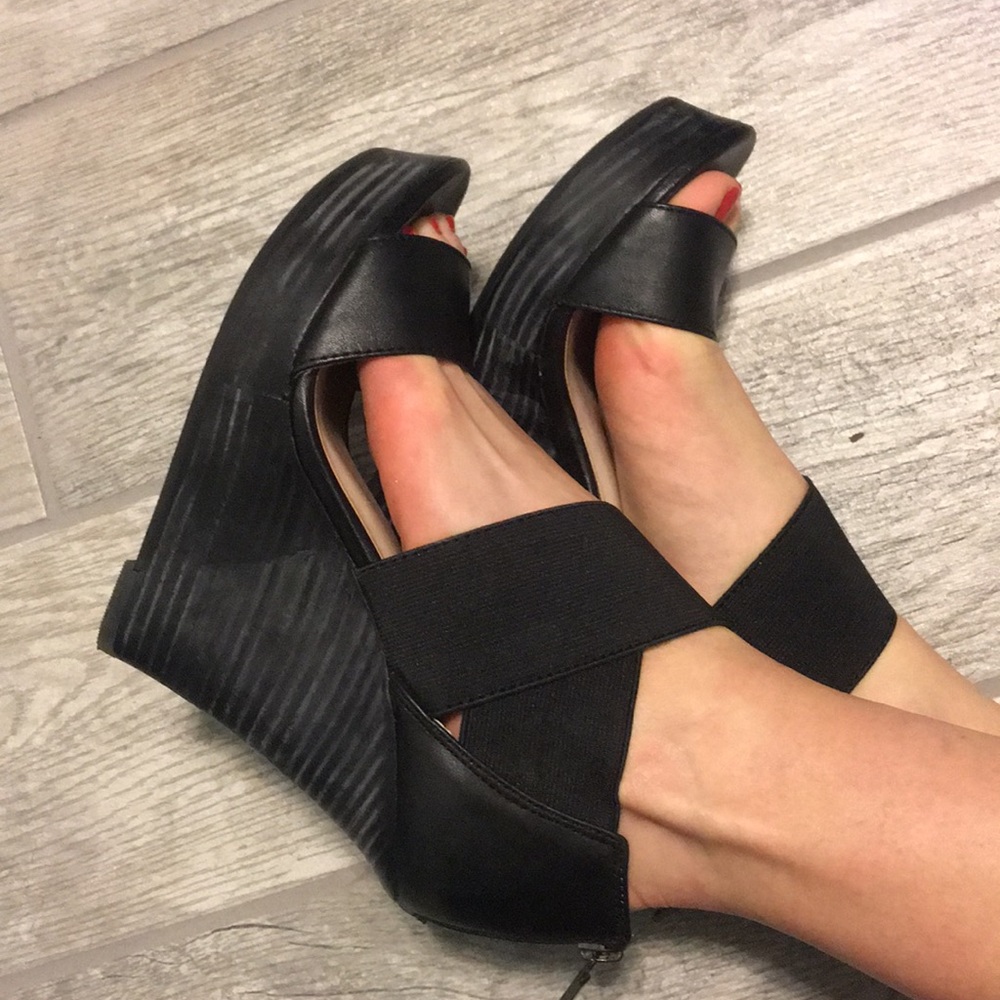 Seychelles Black Leather Wedge Sandals